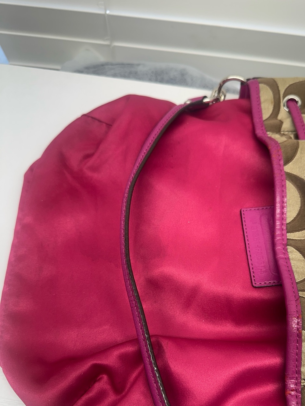 Coach Daisy Outline Signature Drawstring Bucket Bag - Picture 12 of 13